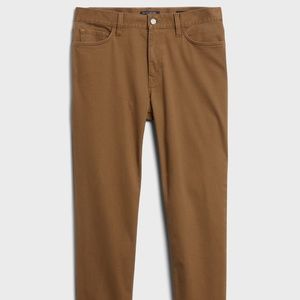 Banana Republic Tapered Traveler Pants - NWT